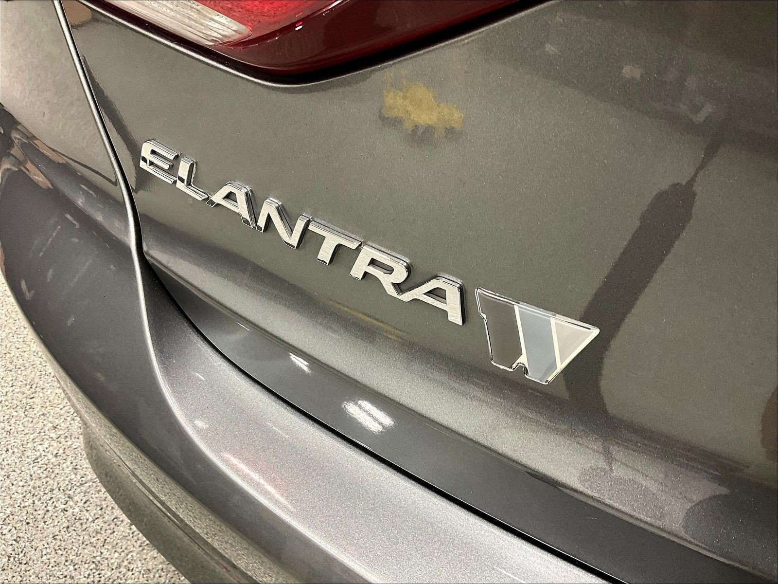 Used 2018 Hyundai Elantra Value Edition w/ Winter Weather Package FWD image 24