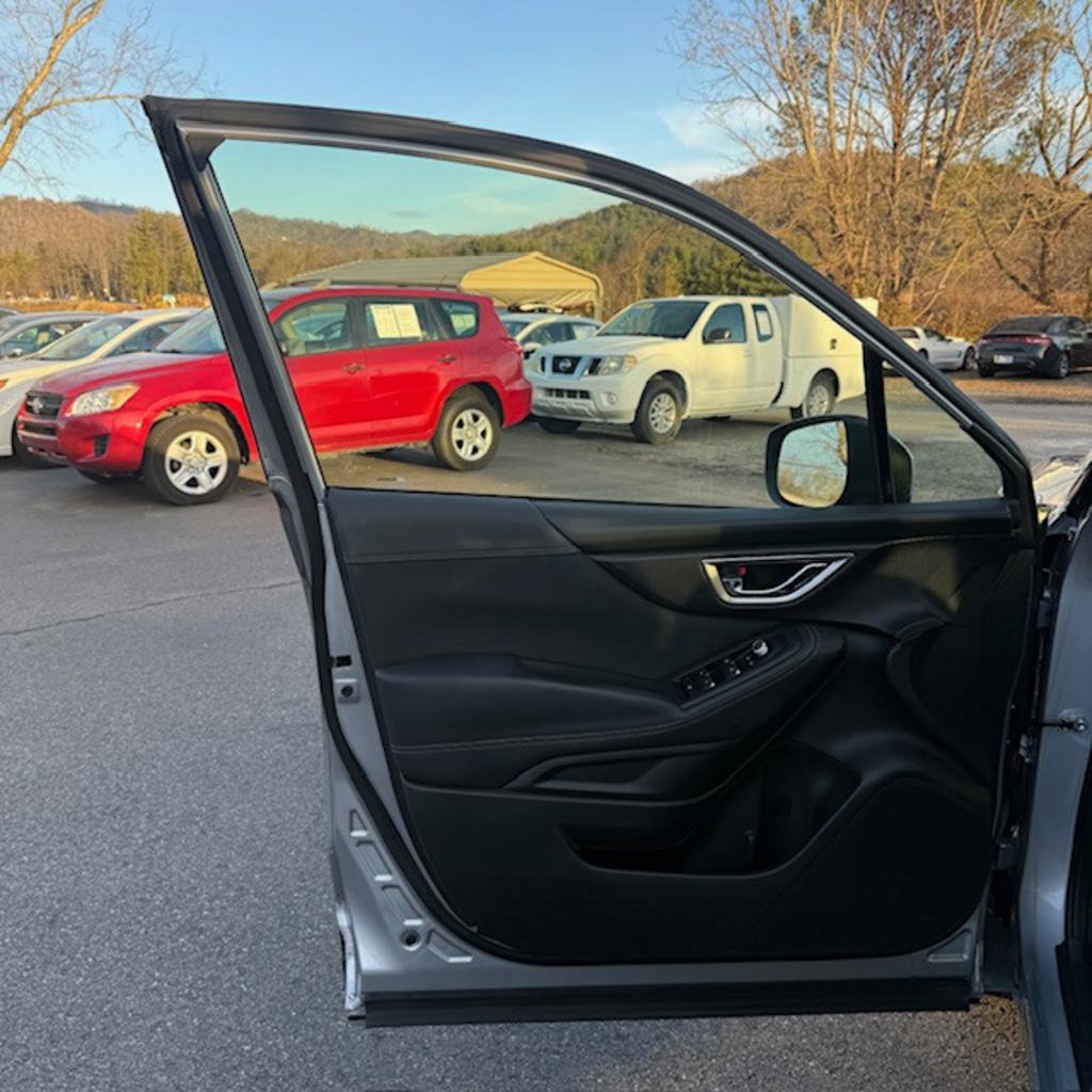 Used 2020 Subaru Forester Premium AWD/4WD image 9
