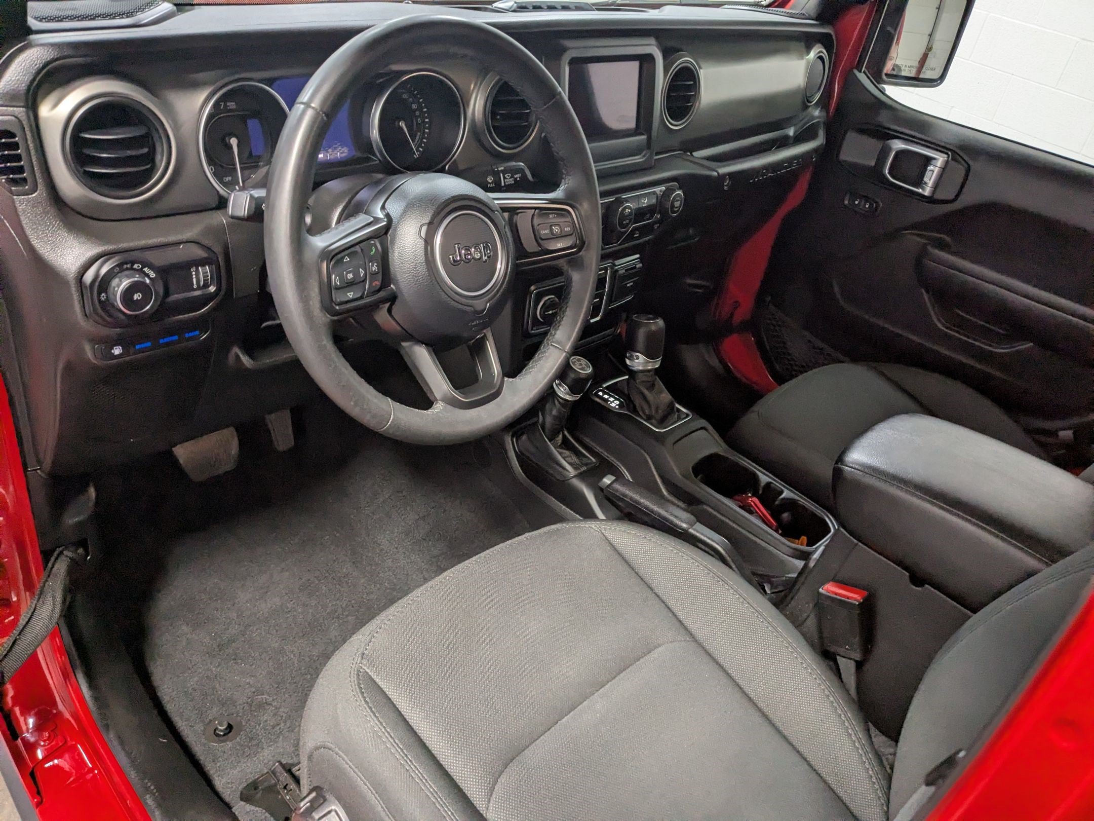 Used 2023 Jeep Wrangler Unlimited AWD/4WD image 12