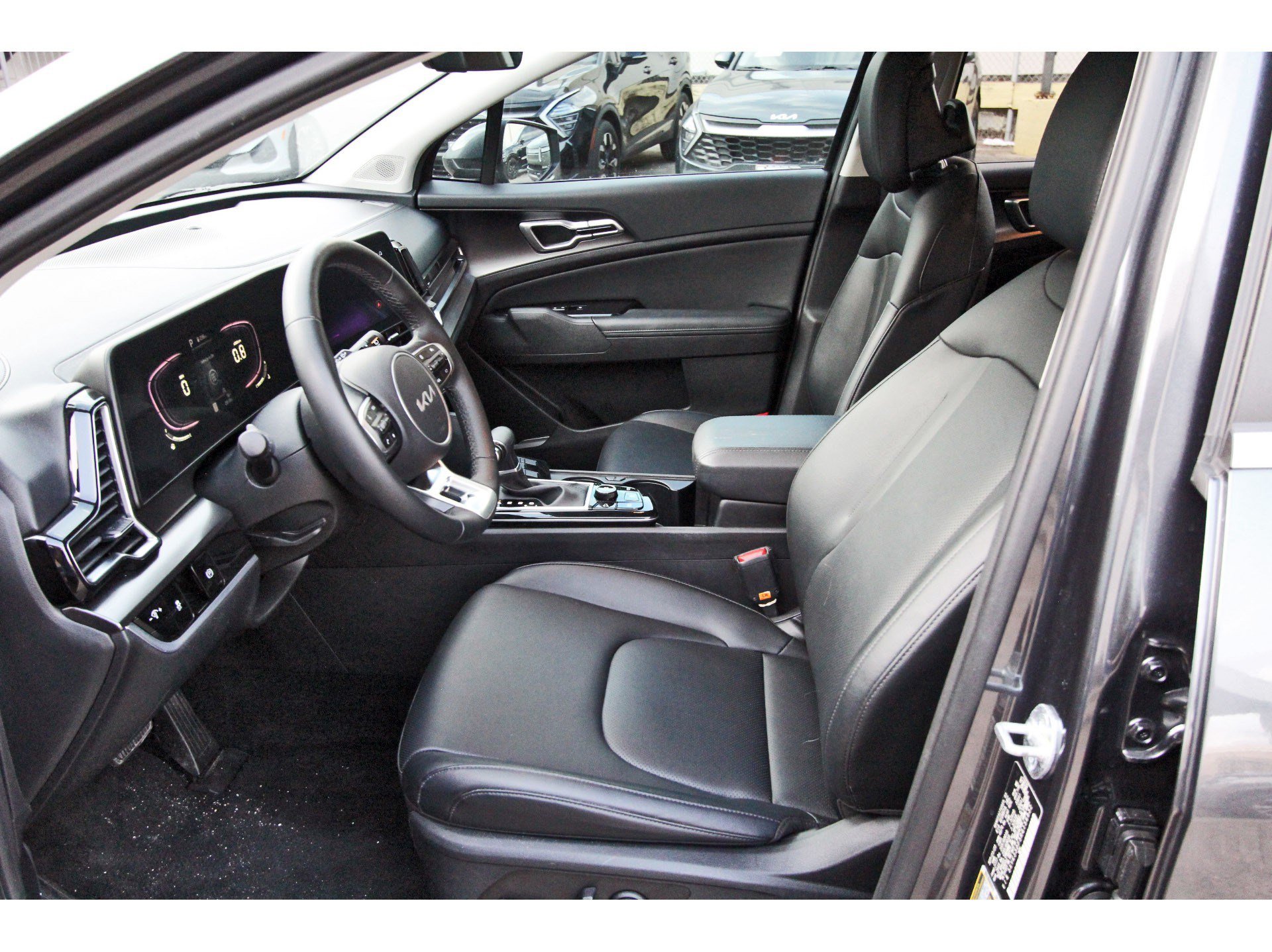 Certified 2024 Kia Sportage EX FWD image 9