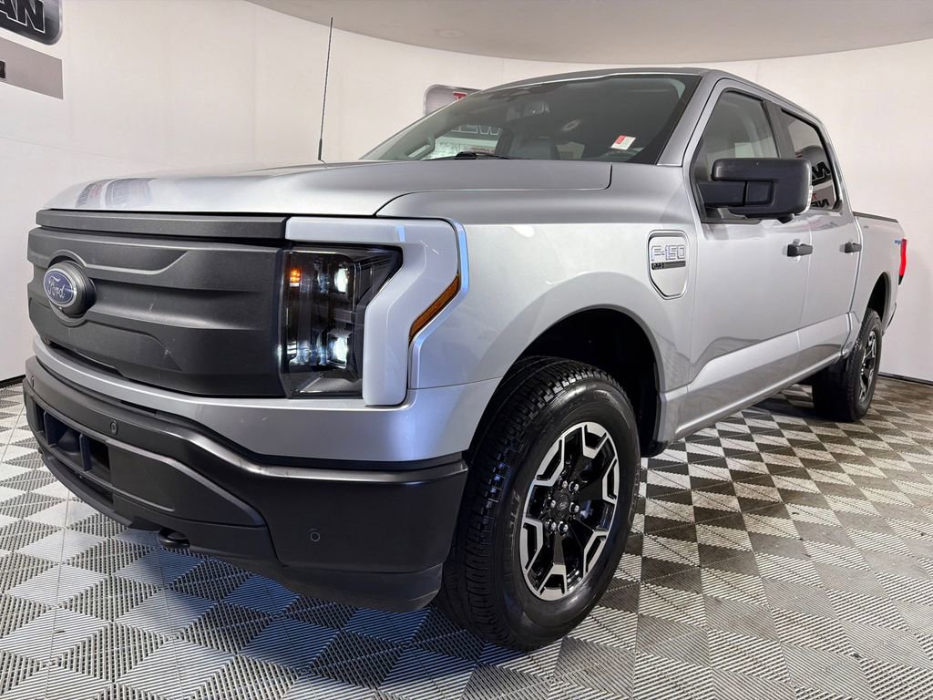 Used 2023 Ford F150 Lightning Pro w/ Tow Technology Package image 8