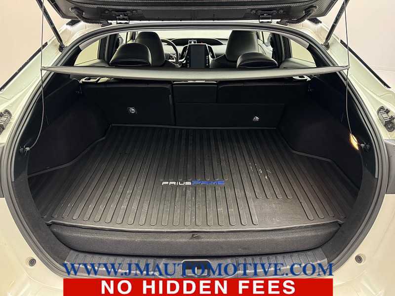 Used 2017 Toyota Prius Prime Premium FWD image 18