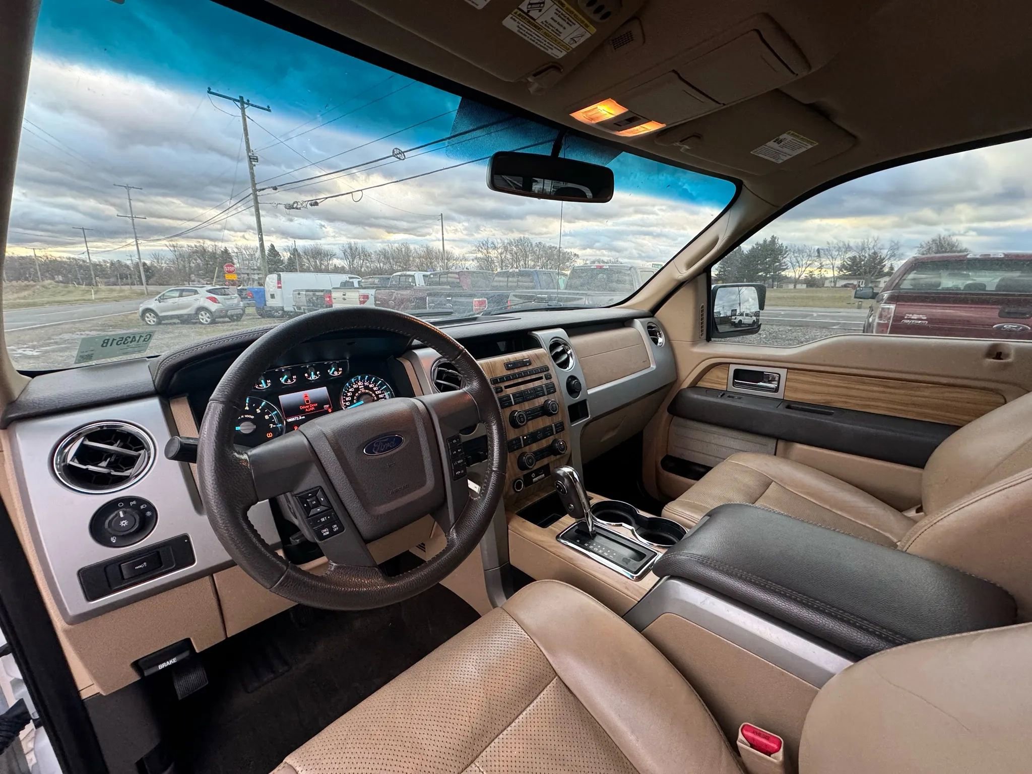 Used 2011 Ford F150 Lariat w/ Lariat Chrome Pkg image 6