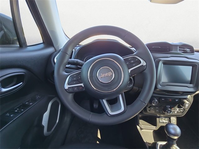 Used 2018 Jeep Renegade Latitude image 12