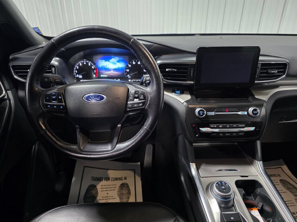 Used 2020 Ford Explorer XLT w/ Equipment Group 202A AWD/4WD image 8