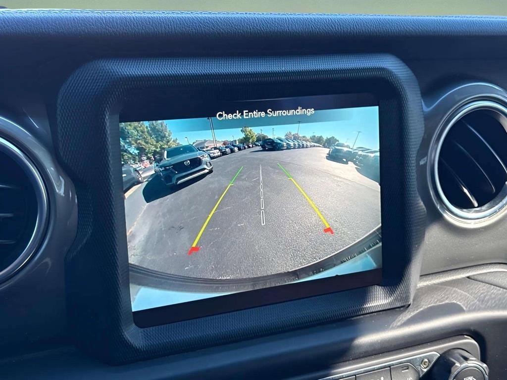 Used 2022 Jeep Wrangler Unlimited Sahara w/ Cold Weather Group image 23