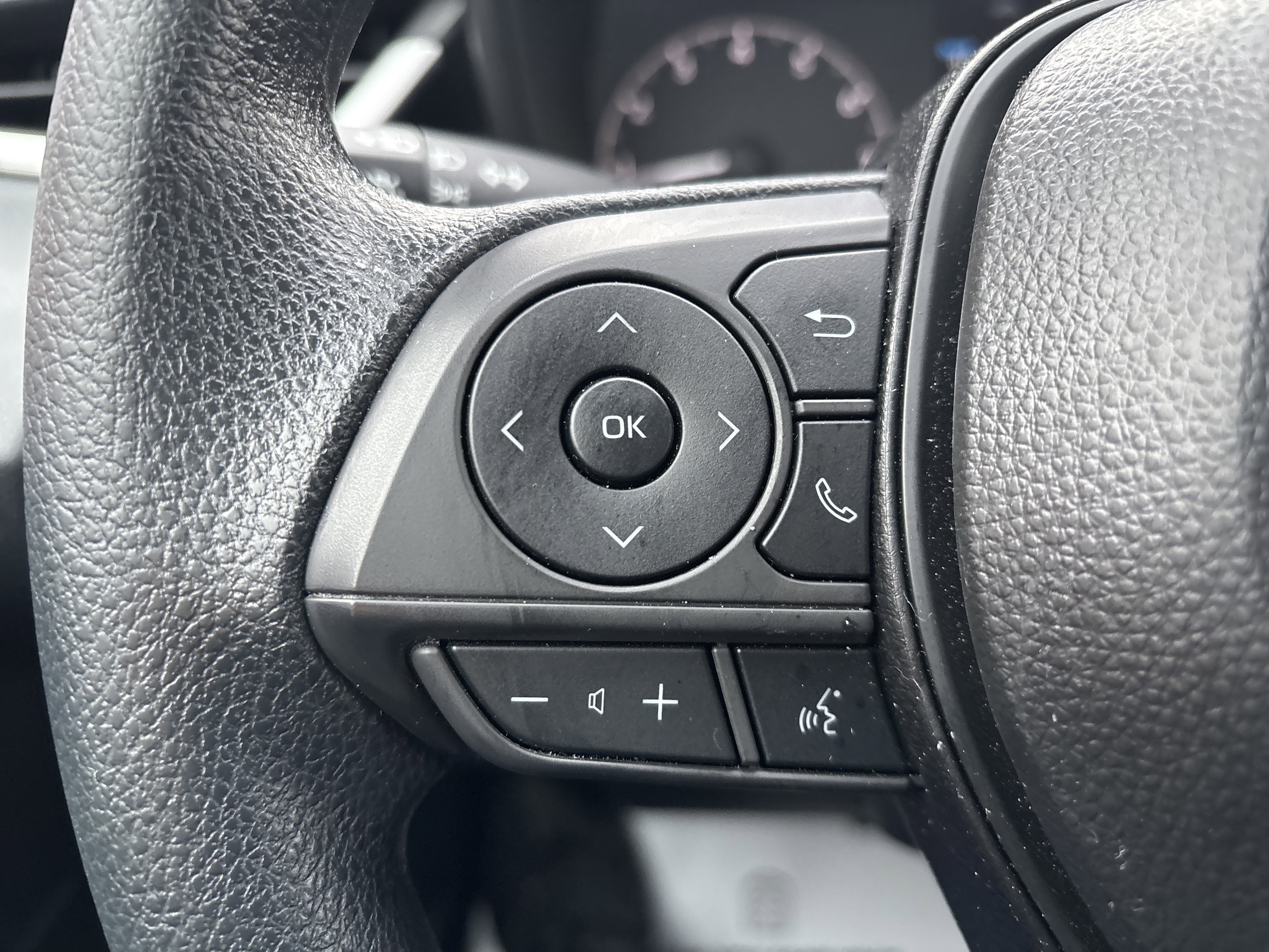 Used 2025 Toyota Corolla LE image 19