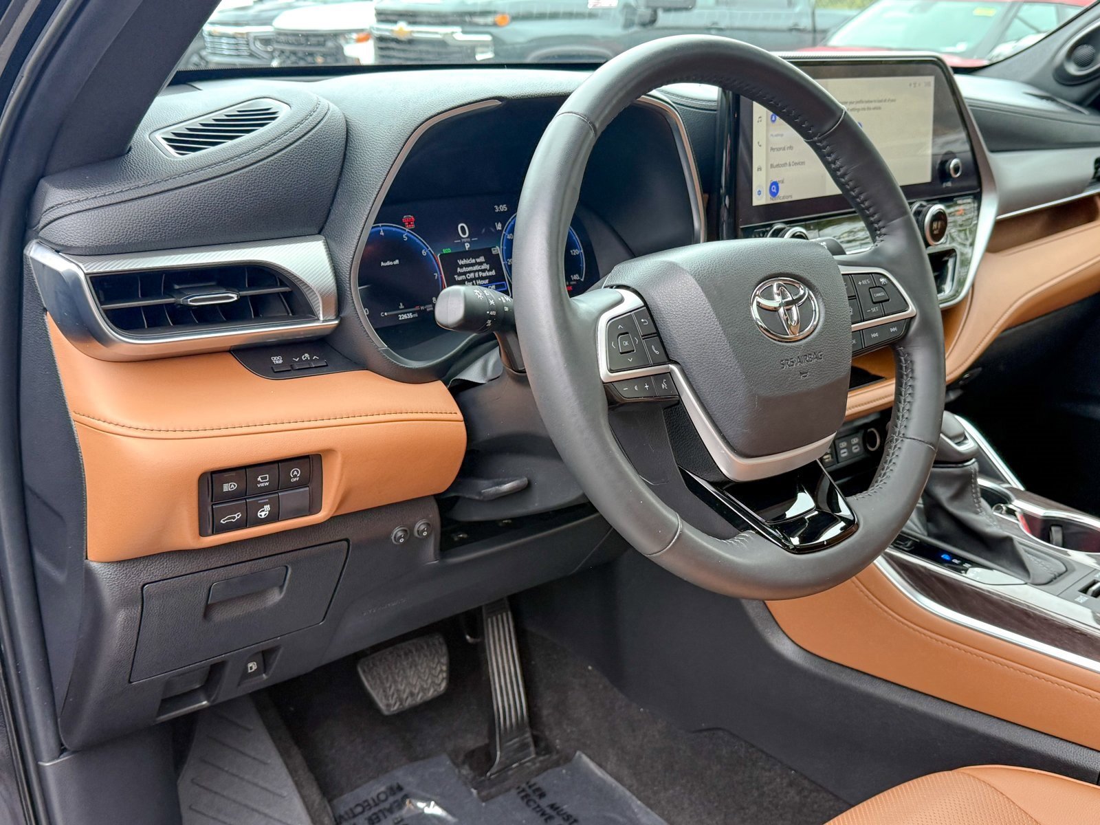 Used 2024 Toyota Highlander Platinum image 23