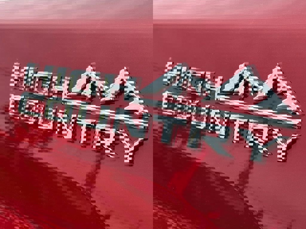 Used 2022 Chevrolet Silverado 2500 High Country w/ Safety Package II image 16