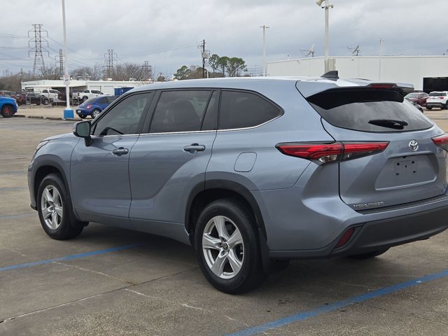 Used 2023 Toyota Highlander LE image 8
