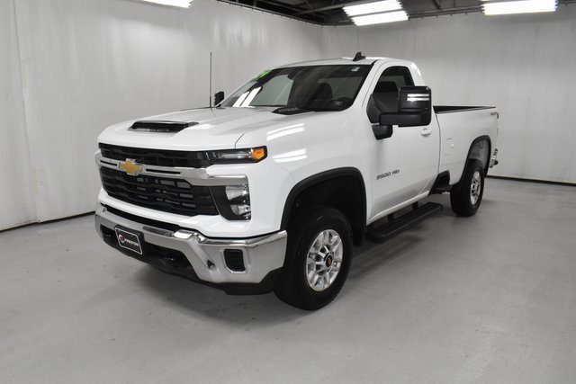 Used 2024 Chevrolet Silverado 2500 LT w/ Snow Plow Prep/Camper Package video 2