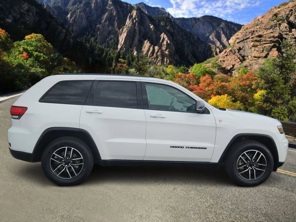 Used 2021 Jeep Grand Cherokee Trailhawk image 2