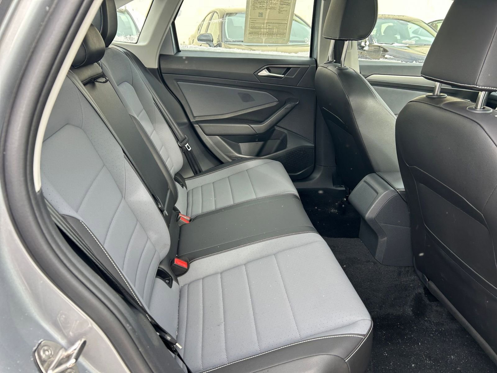 Used 2025 Volkswagen Jetta SE image 24