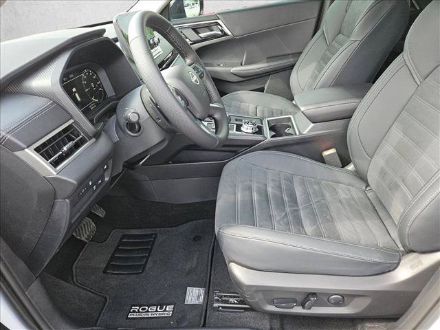 Used 2026 Nissan Rogue SL w/ Family Package AWD/4WD image 14