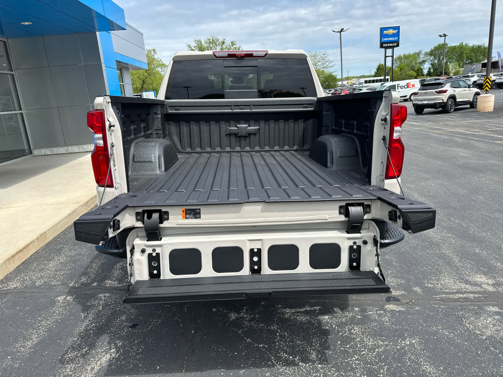 New 2026 Chevrolet Silverado 1500 ZR2 w/ LPO, Dark Essentials Package AWD/4WD image 9
