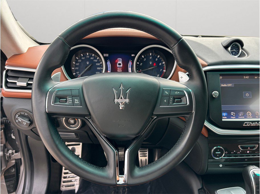 Used 2016 Maserati Ghibli RWD image 19