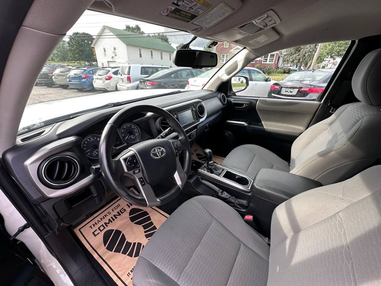 Used 2017 Toyota Tacoma SR5 w/ Tow Package AWD/4WD image 9