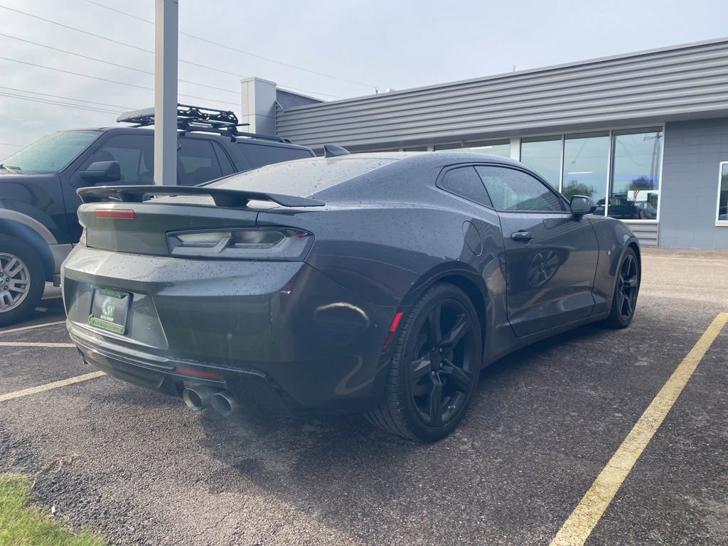 Used 2018 Chevrolet Camaro SS RWD image 7