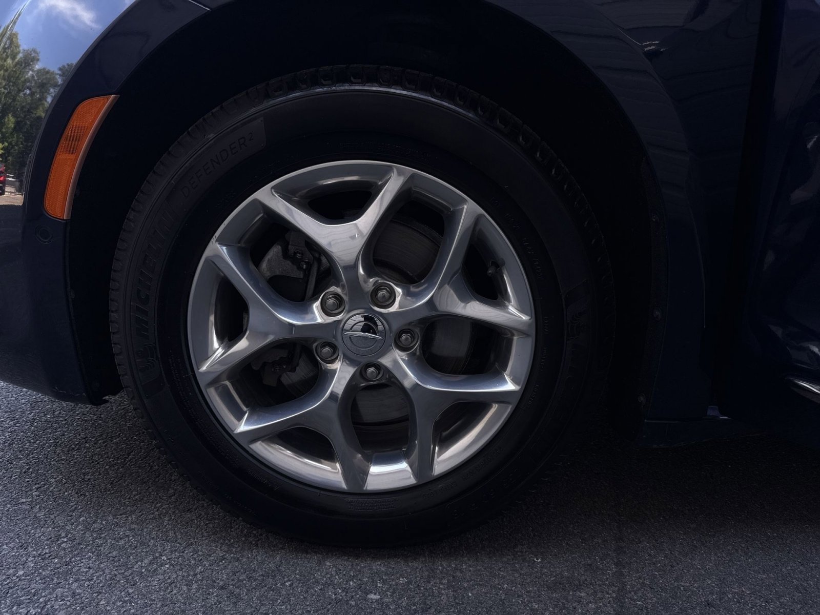 Used 2019 Chrysler Pacifica Limited w/ Advanced Safetytec Group FWD image 11