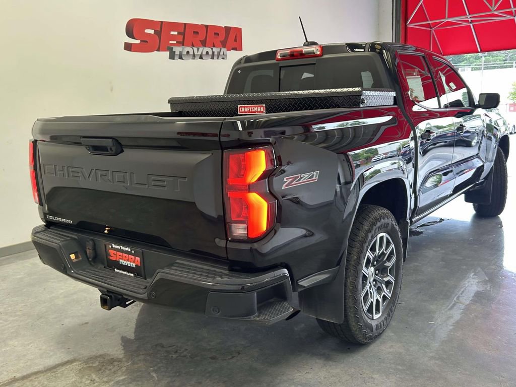 Used 2025 Chevrolet Colorado Z71 AWD/4WD image 3