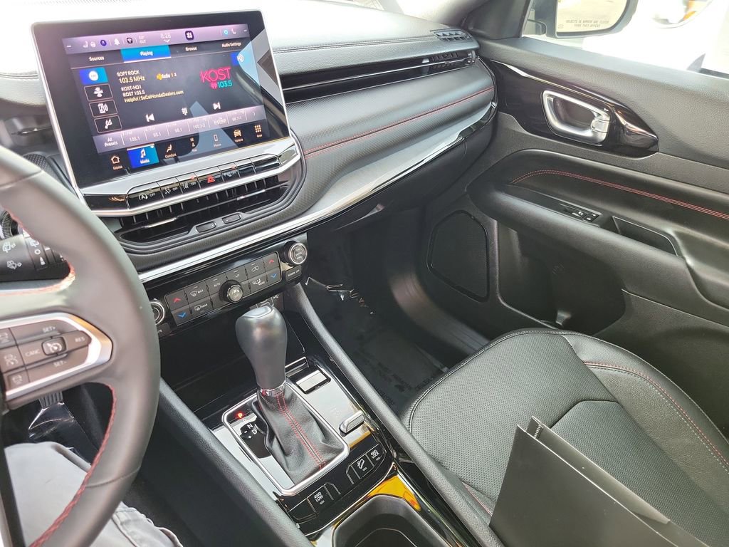 Used 2023 Jeep Compass Trailhawk w/ Trailhawk Elite Group image 12