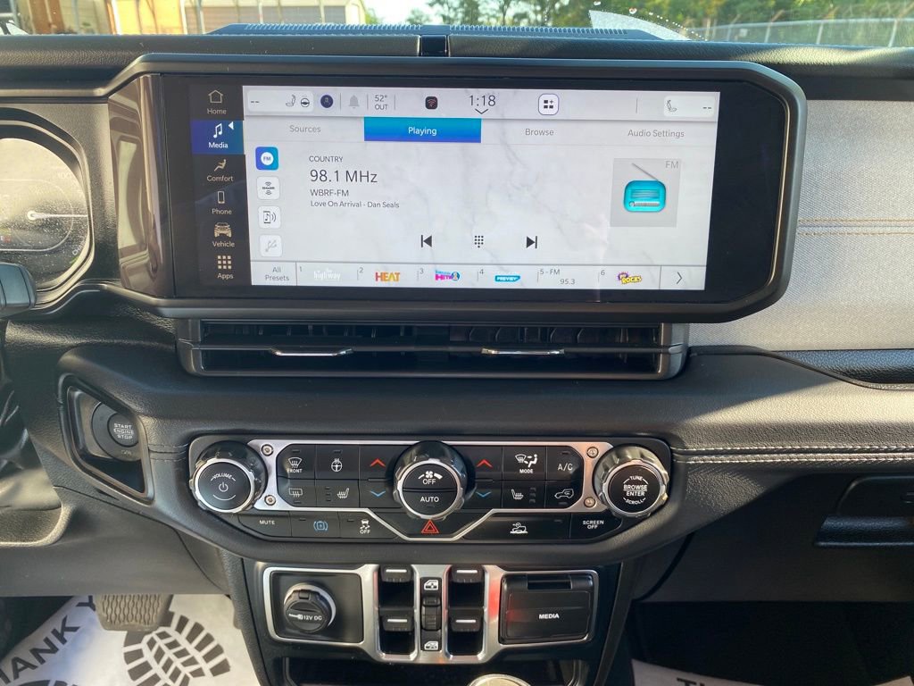 Used 2024 Jeep Wrangler Unlimited Sahara image 29