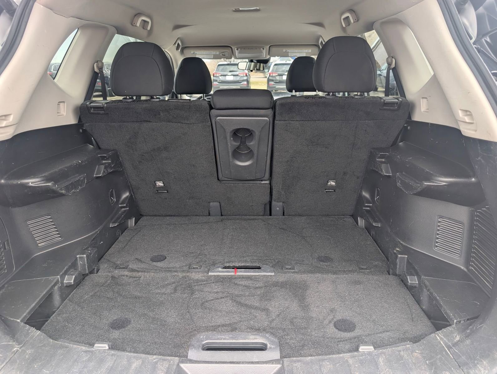 Used 2019 Nissan Rogue SV image 23