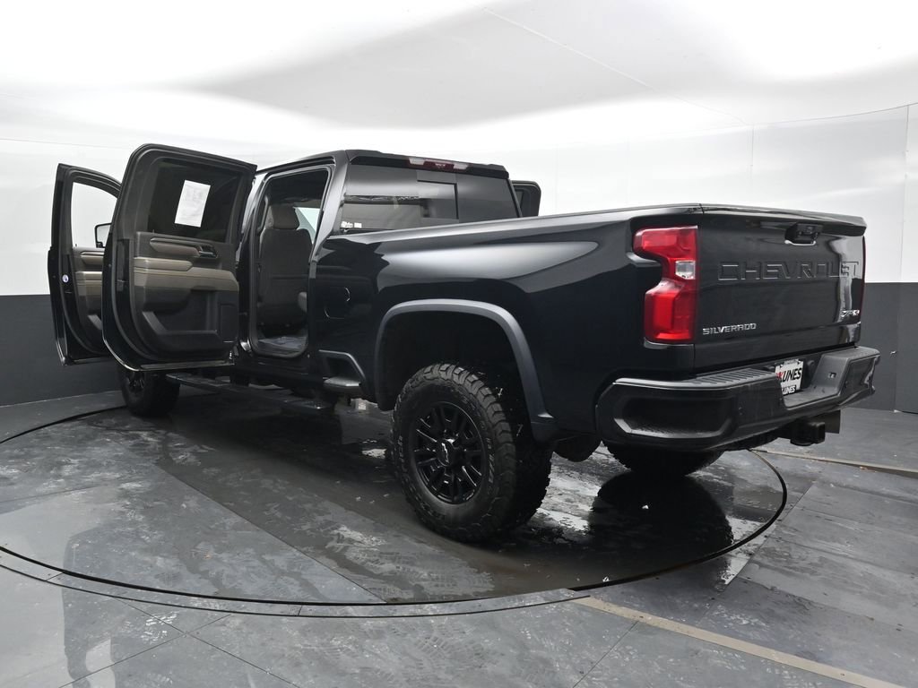 Used 2024 Chevrolet Silverado 2500 ZR2 w/ Technology Package image 54