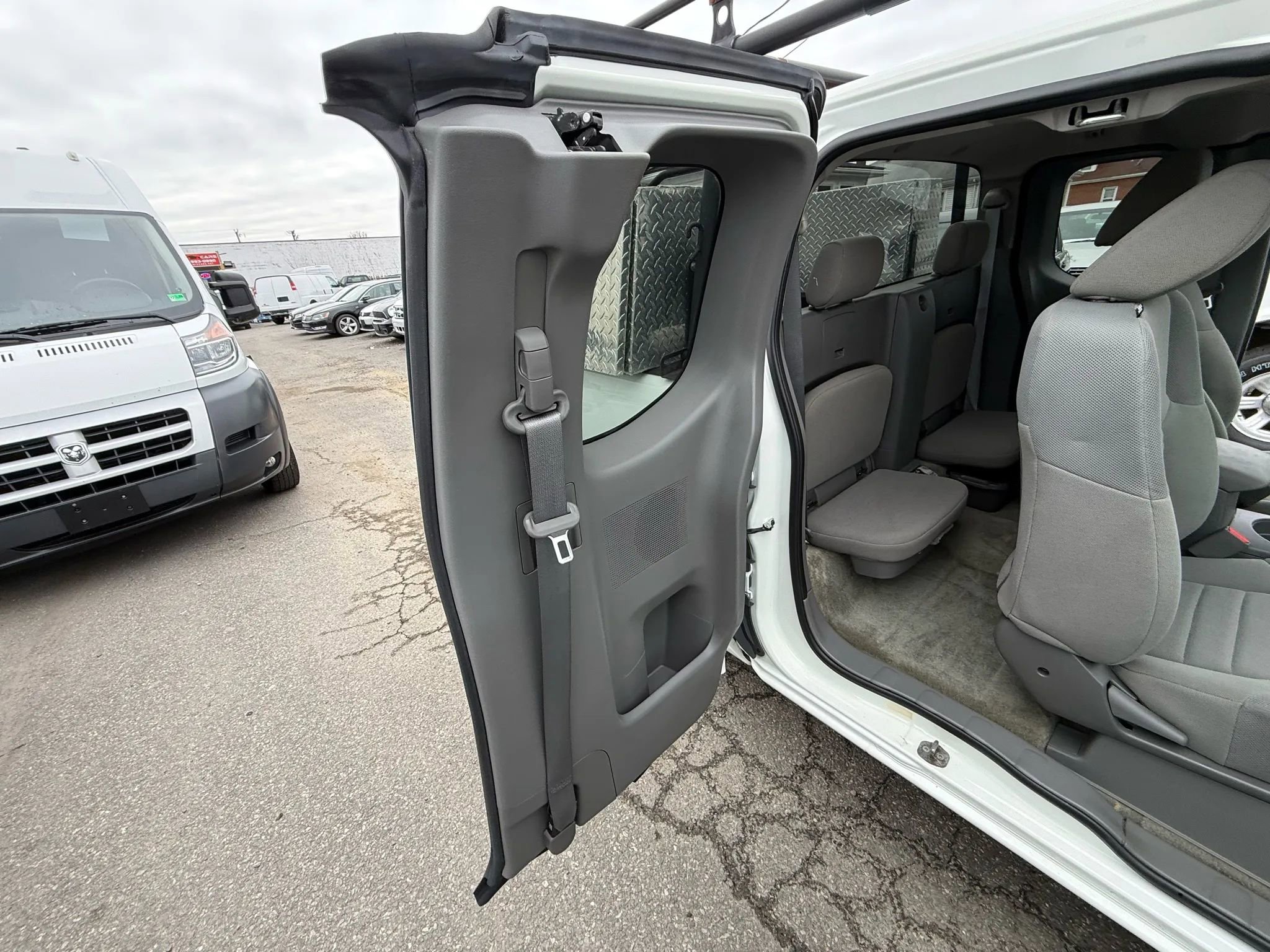 Used 2018 Nissan Frontier S image 28