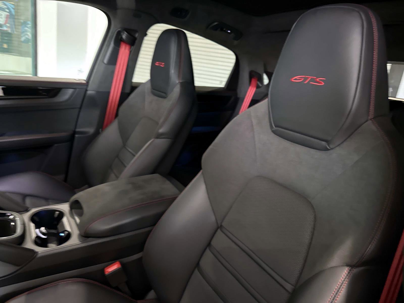 Certified 2025 Porsche Cayenne GTS image 5