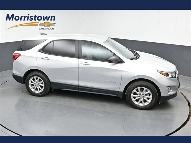 Used 2021 Chevrolet Equinox LS w/ LS Convenience Package image 4