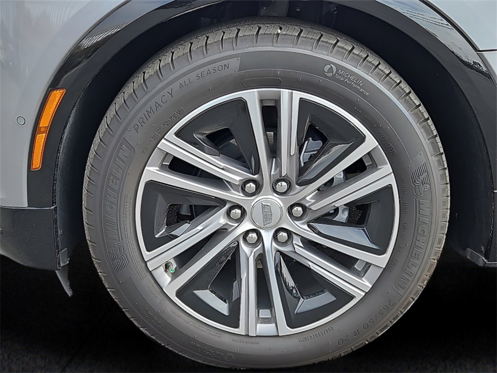 New 2024 Cadillac Lyriq Luxury image 8