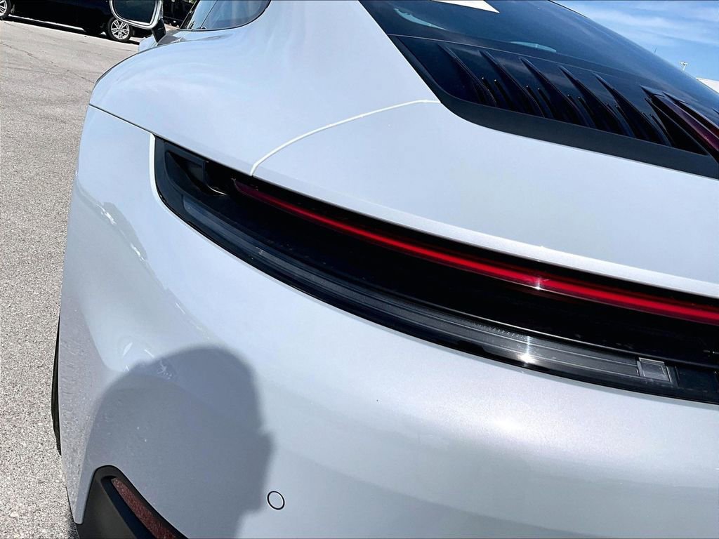 Used 2025 Porsche 911 Carrera RWD image 21