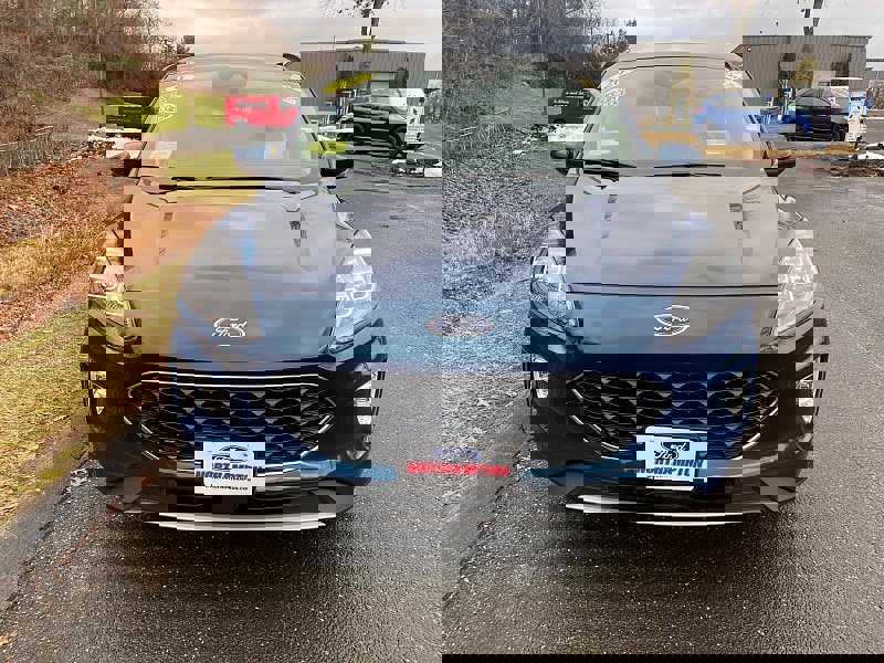 Certified 2020 Ford Escape Titanium w/ Titanium Premium Package 2.0 image 2