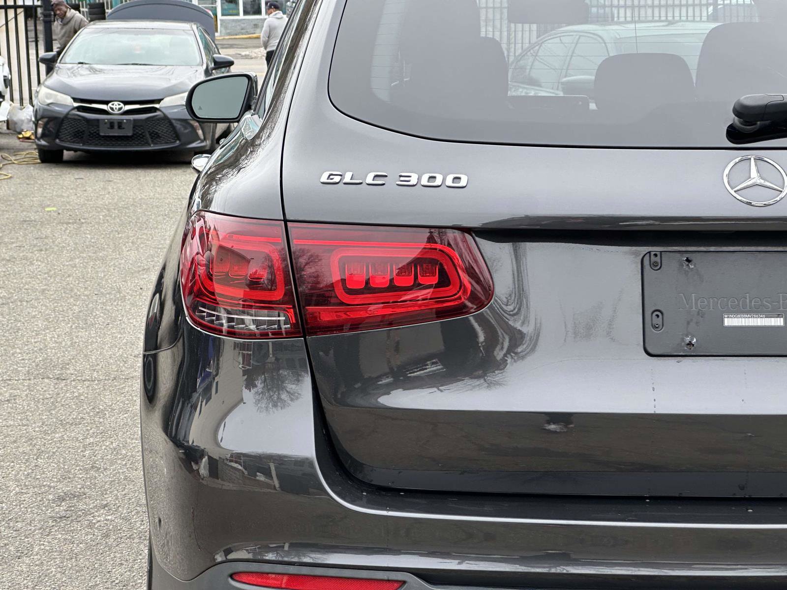 Used 2021 Mercedes-Benz GLC 300 4MATIC image 11