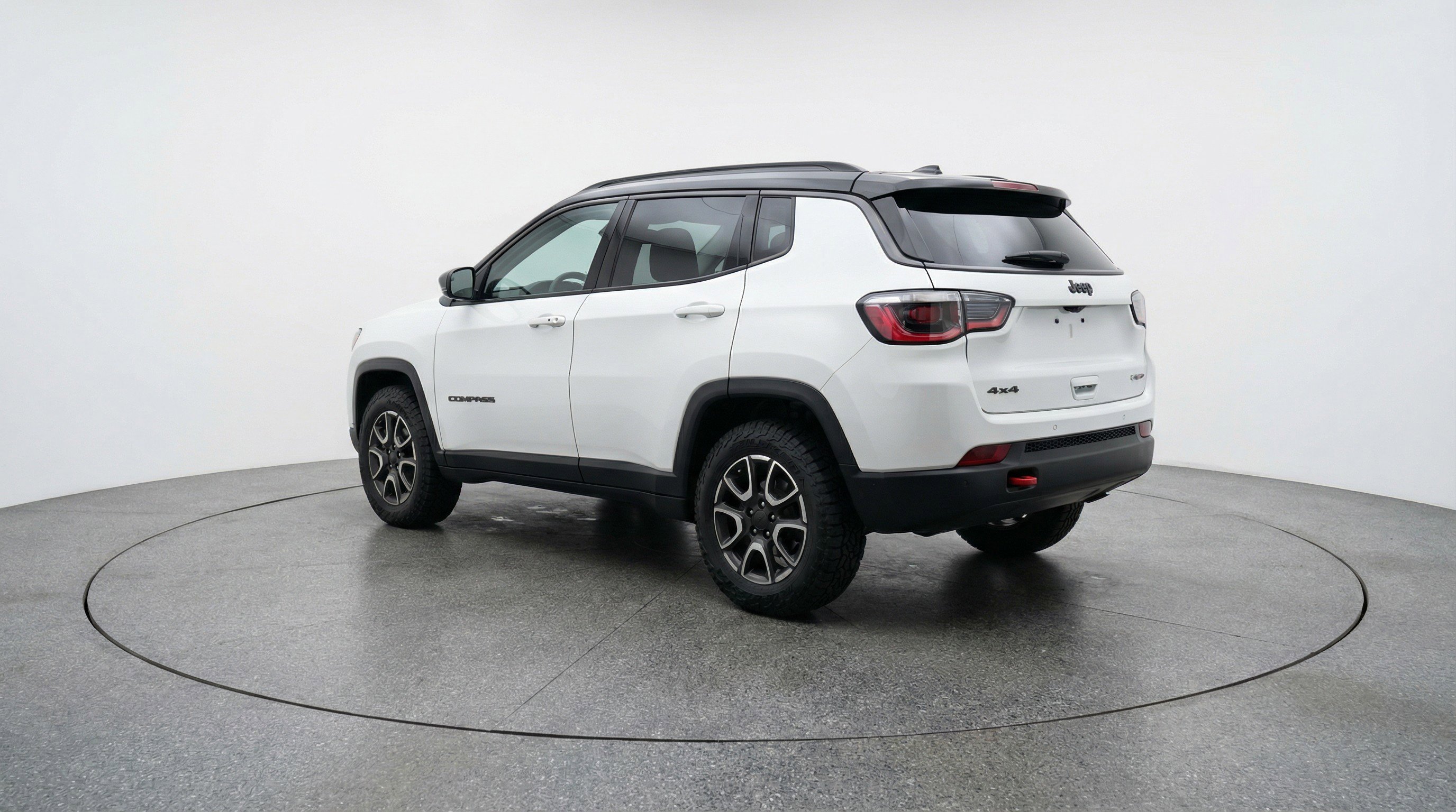 Used 2025 Jeep Compass Trailhawk AWD/4WD image 6