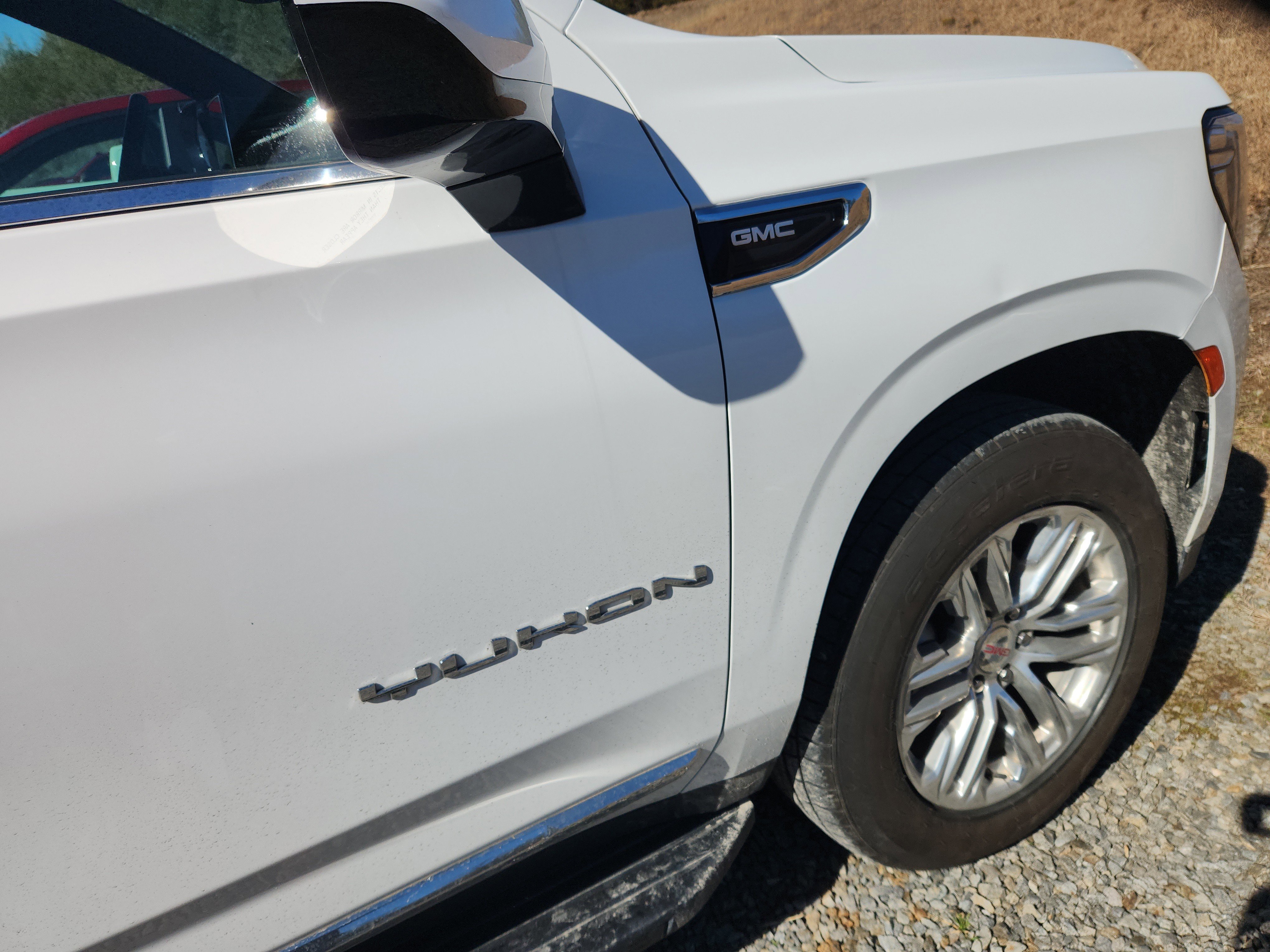 Used 2024 GMC Yukon SLT image 31