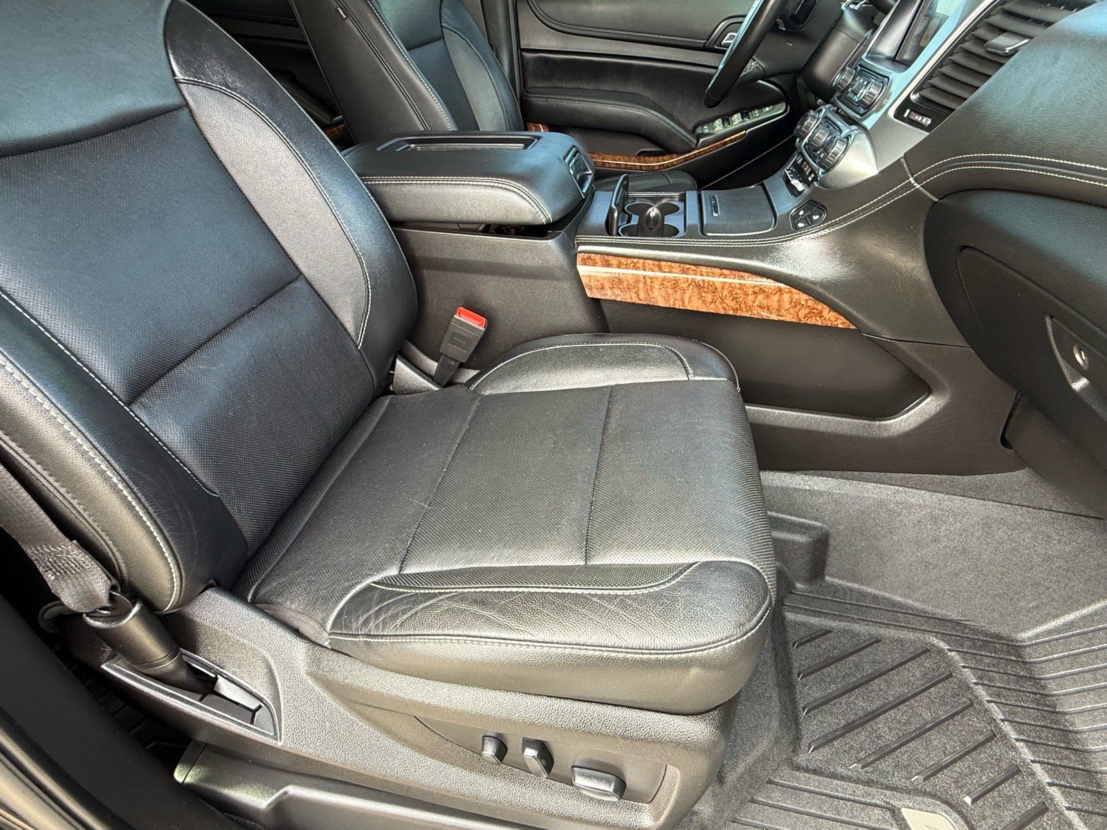 Used 2019 Chevrolet Suburban Premier image 10