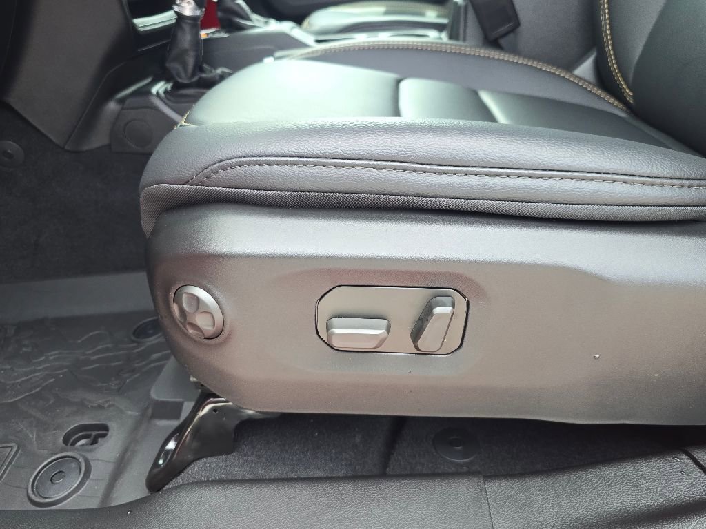 New 2025 Jeep Wrangler Sahara image 9