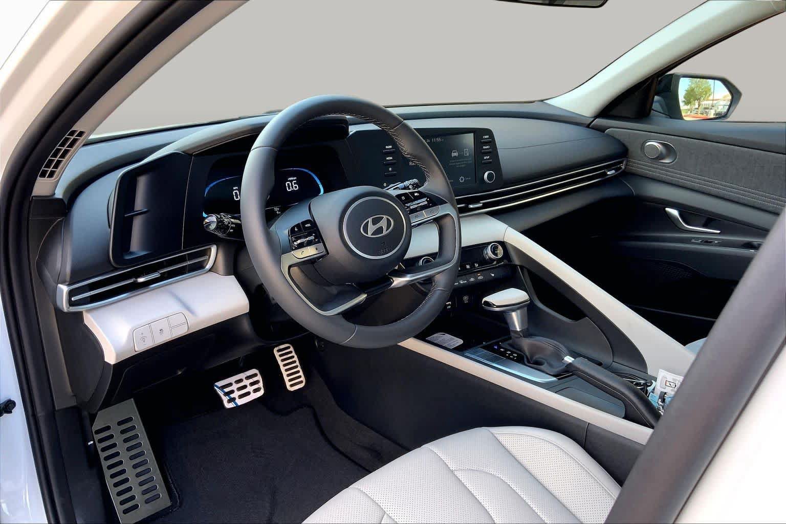 New 2026 Hyundai Elantra SEL Sport FWD image 9