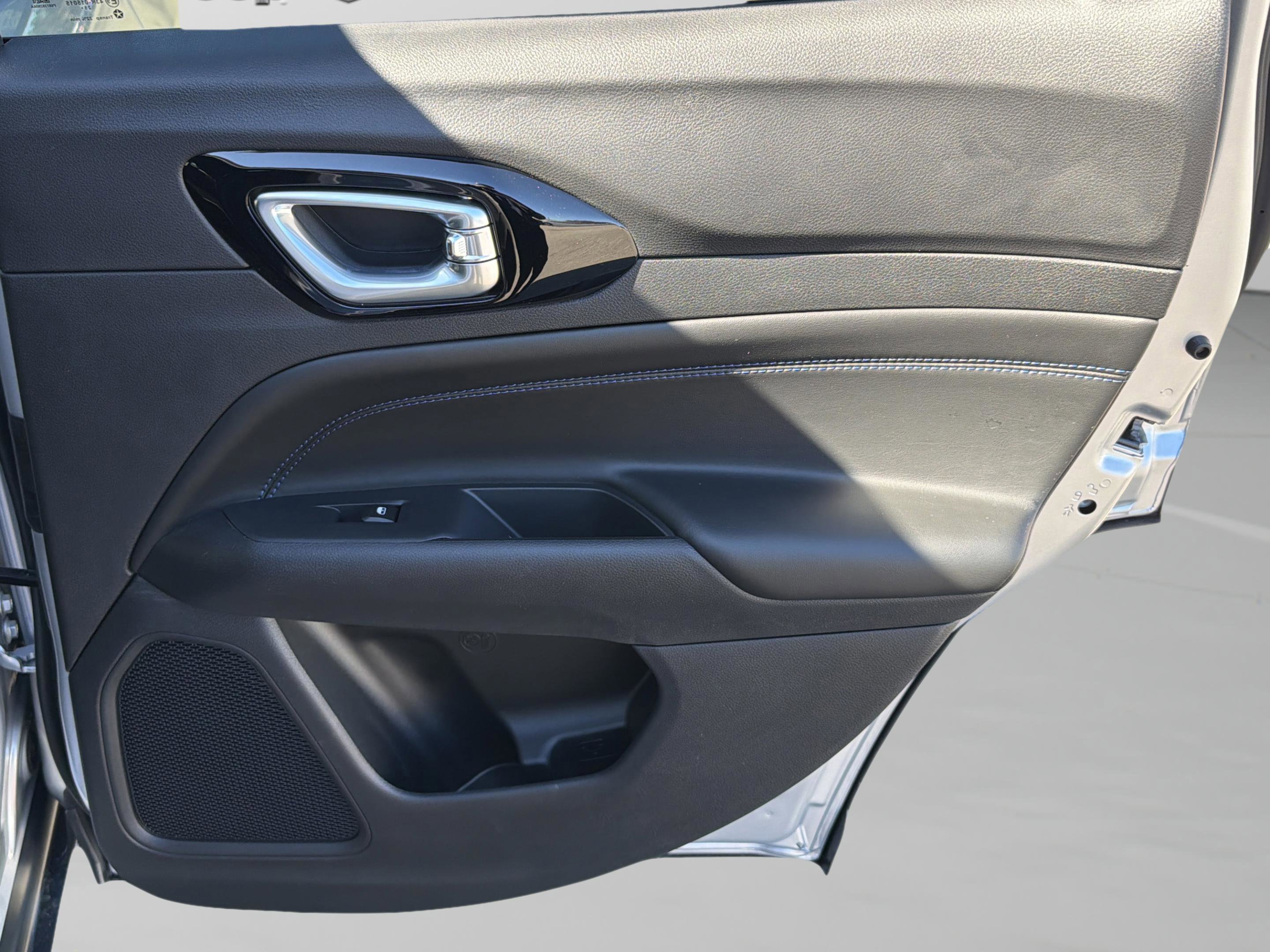 New 2026 Jeep Compass Latitude image 26