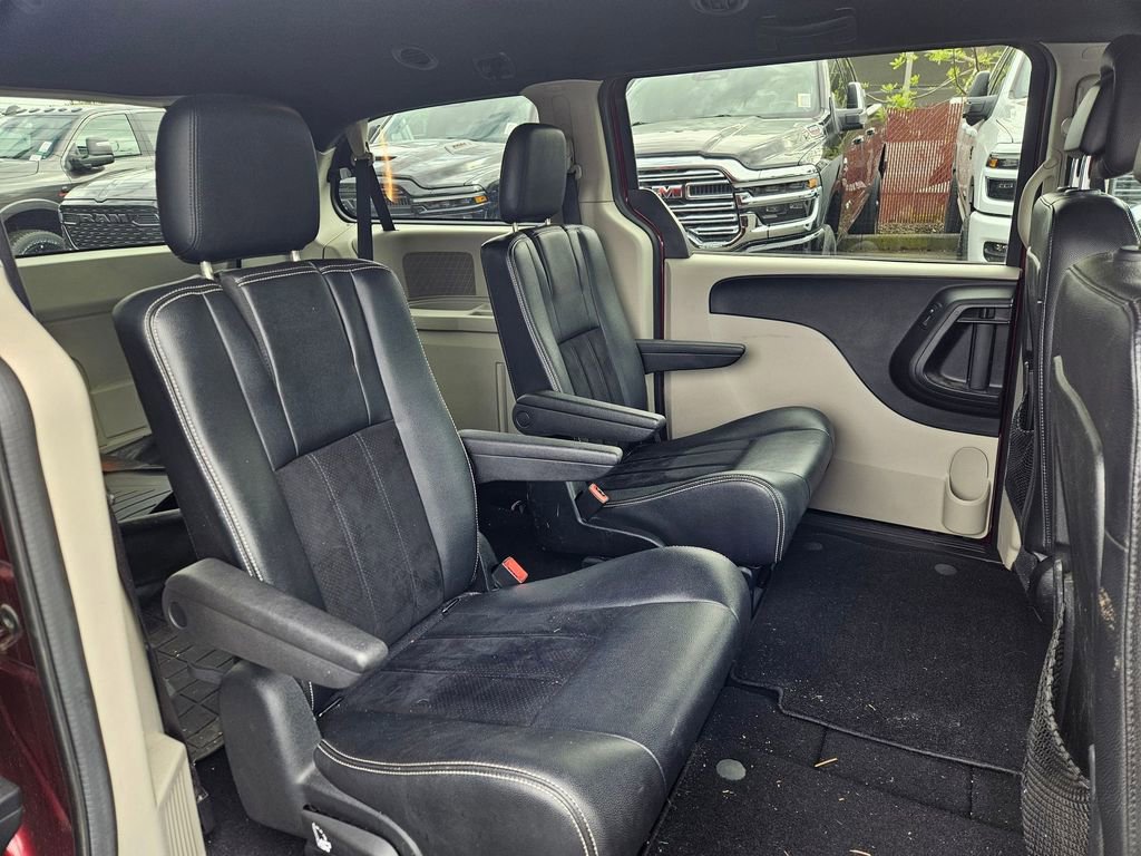 Used 2018 Dodge Grand Caravan SXT FWD image 15