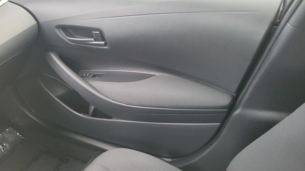 Used 2025 Toyota Corolla LE FWD image 13