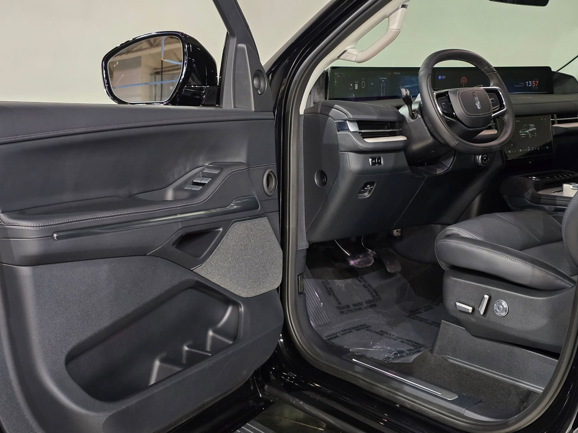 New 2025 Lincoln Navigator L Reserve image 17