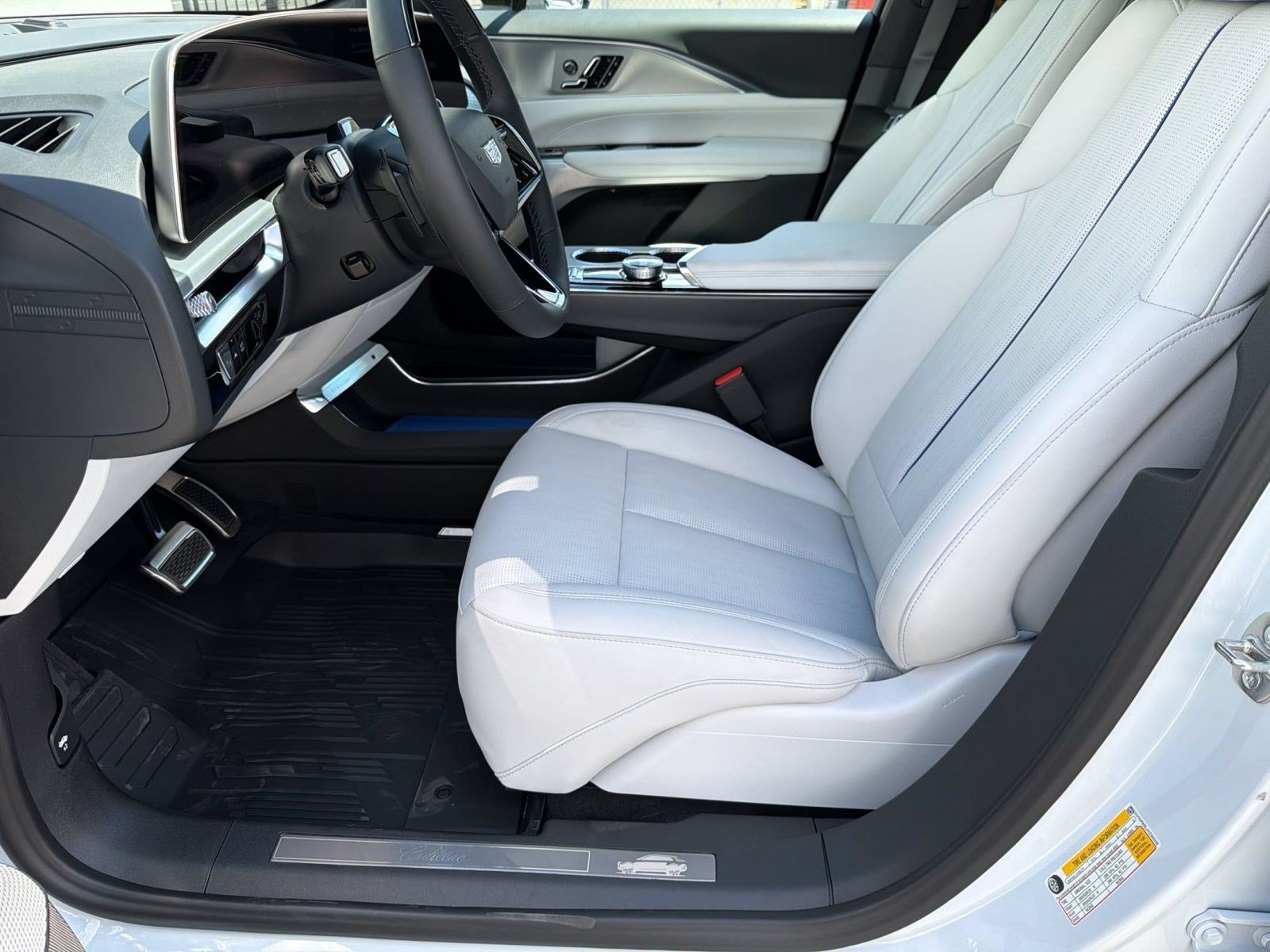 New 2027 Cadillac Lyriq Sport RWD image 4