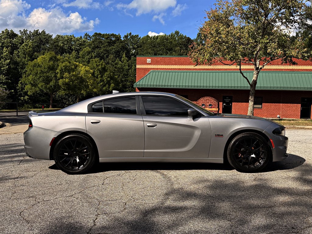Used 2016 Dodge Charger R/T RWD image 4
