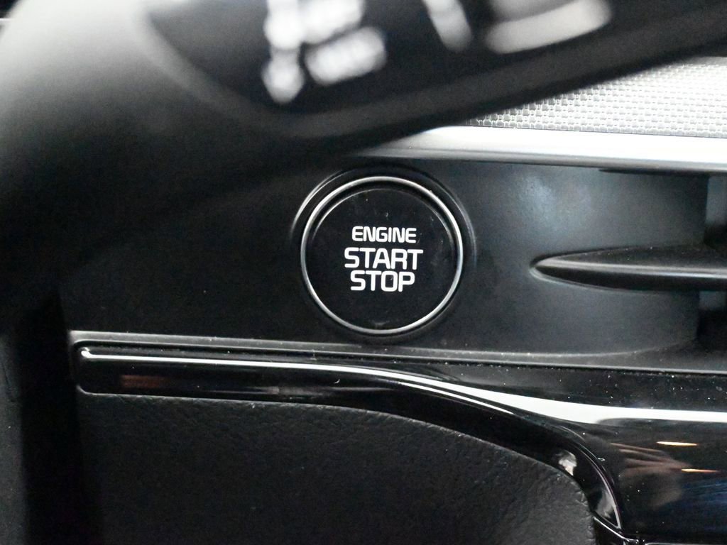 Used 2025 Kia K5 LXS image 40