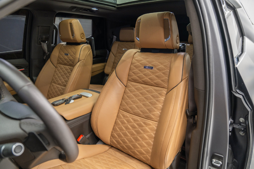 Used 2024 Cadillac Escalade Premium Luxury AWD/4WD image 55