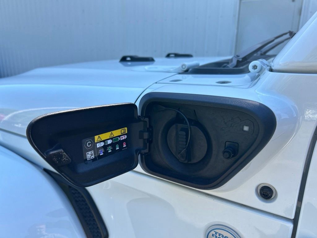 Used 2023 Jeep Wrangler Unlimited Sahara AWD/4WD image 43