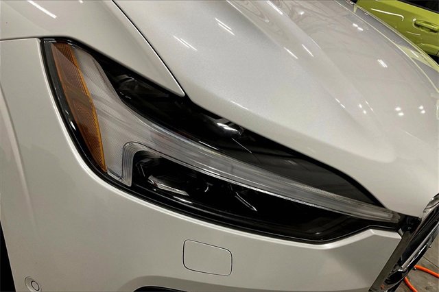 Certified 2023 Volvo XC60 B5 Plus image 30